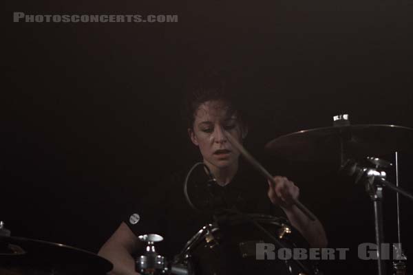 SAVAGES - 2012-11-09 - PARIS - La Boule Noire - Fay Milton